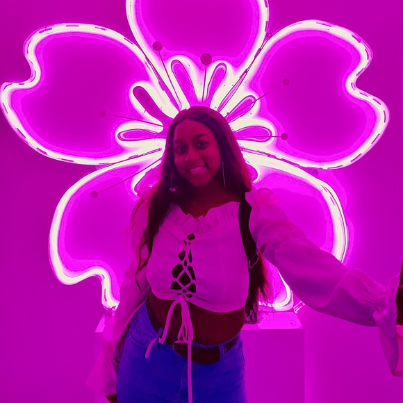 Meet your Posher, Mary - Picture 1 of 5